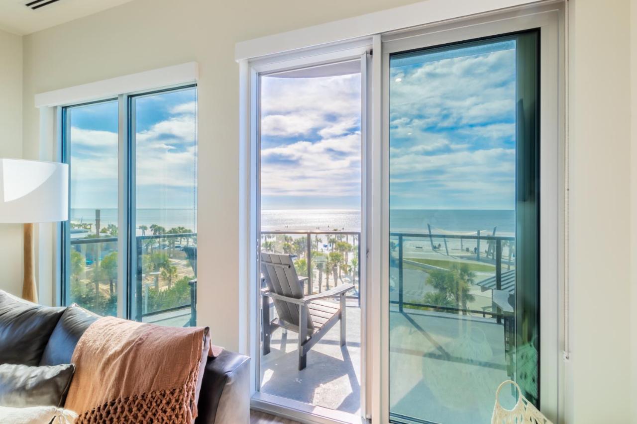 Elegant 4 Bedroom Beachfront, Luxury Condo With Rooftop Pool Next To The Hangout Gulf Shores Exterior photo