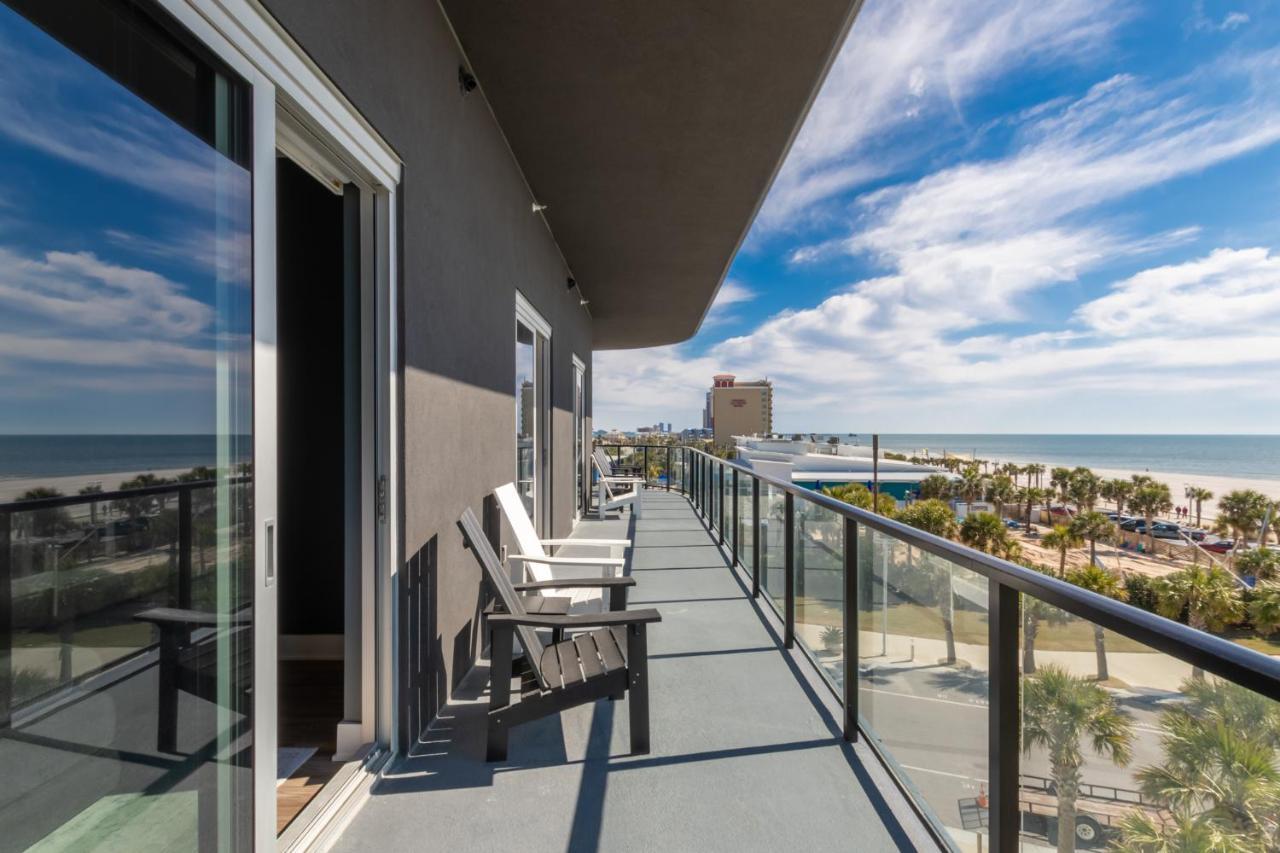 Elegant 4 Bedroom Beachfront, Luxury Condo With Rooftop Pool Next To The Hangout Gulf Shores Exterior photo